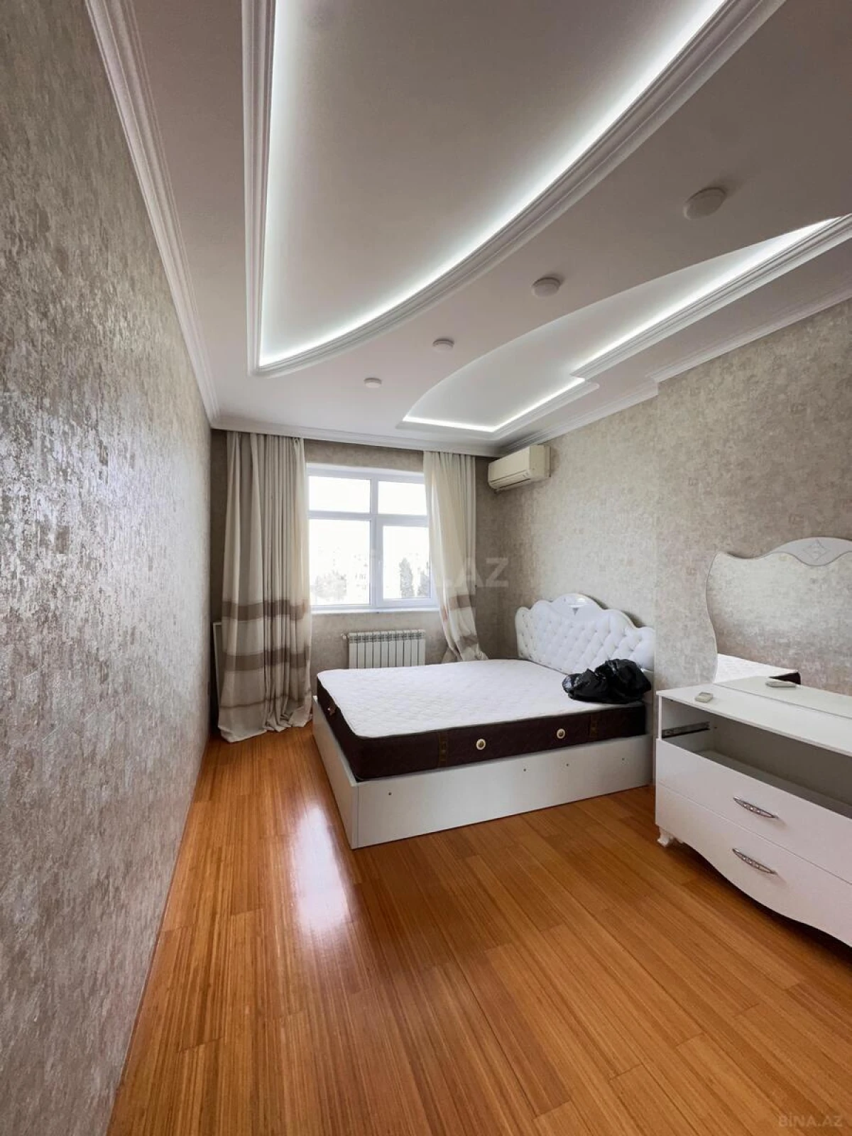 Satılır 2 otaqlı mənzil 60 m²
