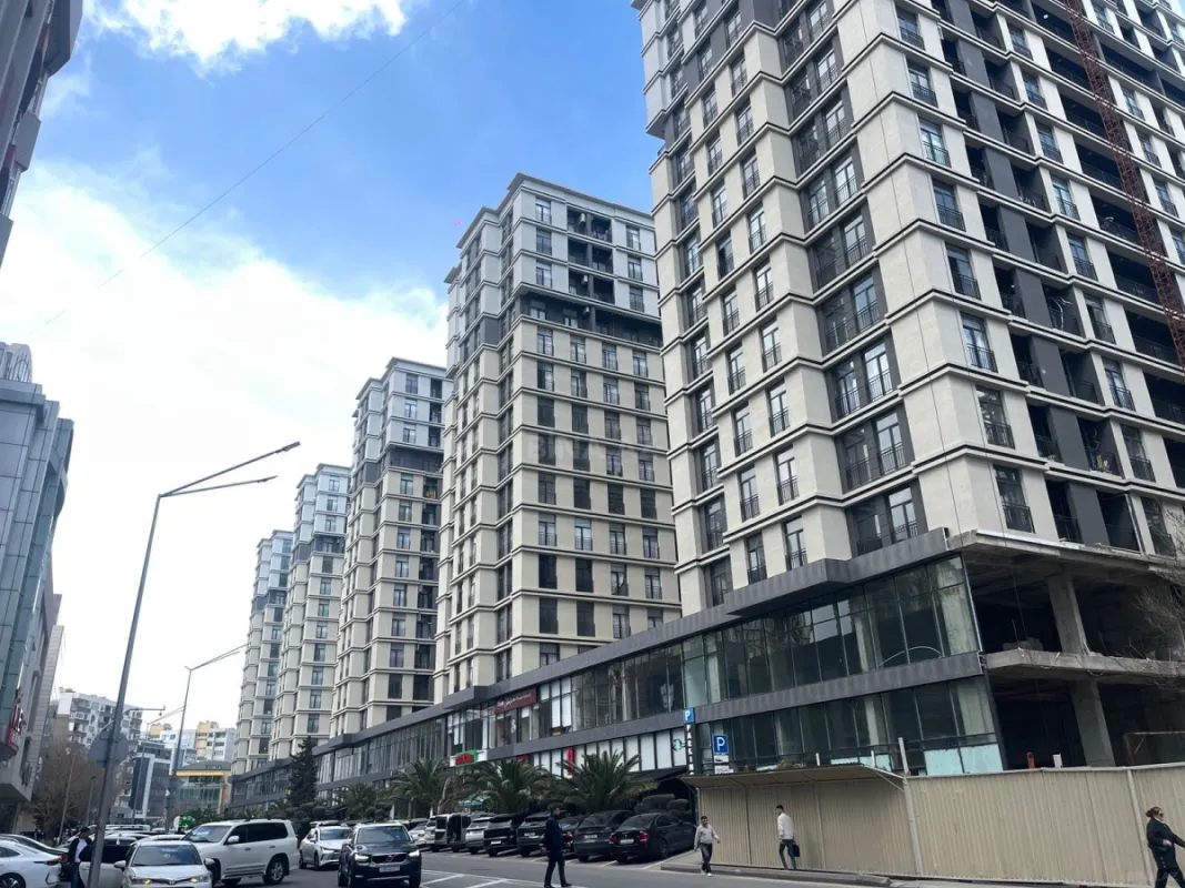 Satılır 1 otaqlı mənzil 62 m²