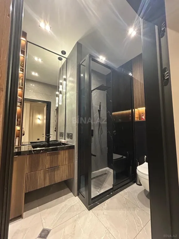 Satılır 3 otaqlı mənzil 142 m²