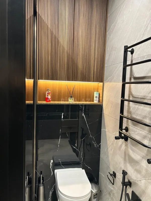 Satılır 3 otaqlı mənzil 142 m²