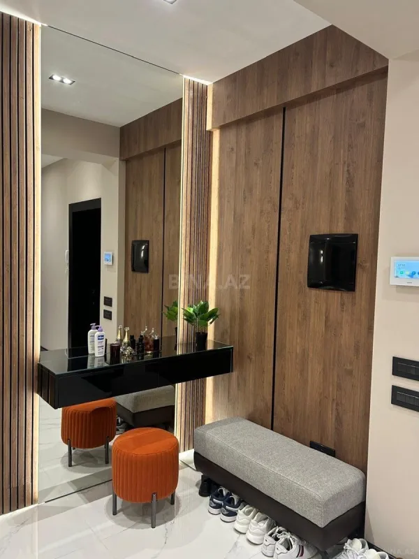 Satılır 3 otaqlı mənzil 142 m²