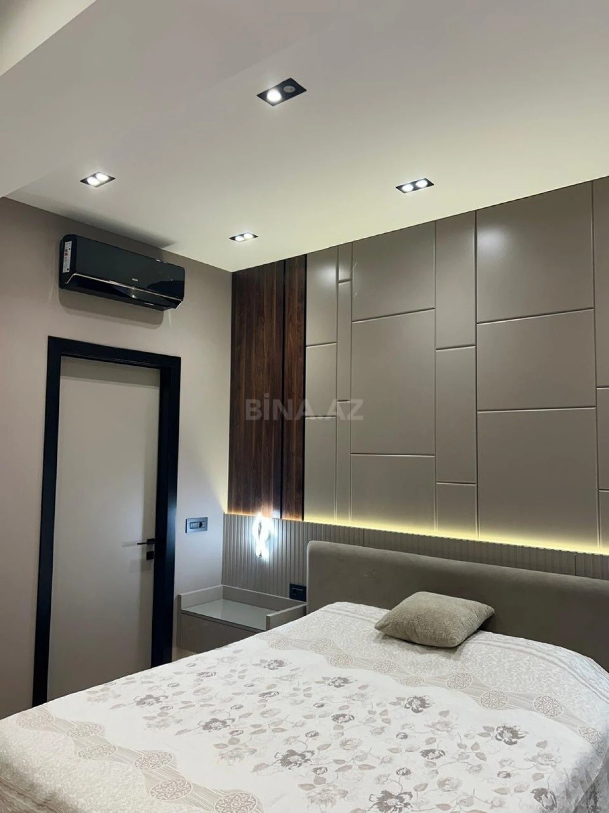 Satılır 3 otaqlı mənzil 142 m²