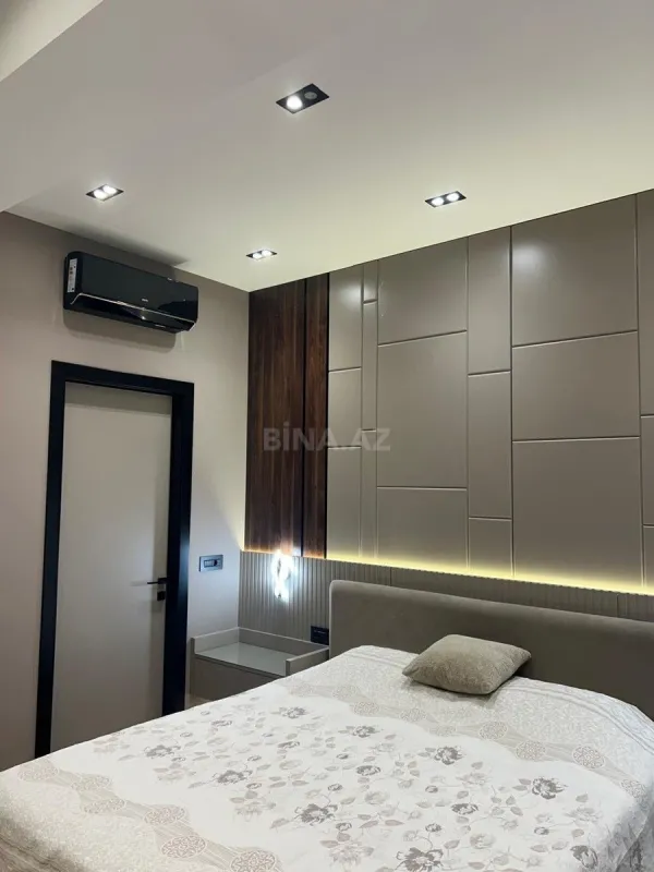 Satılır 3 otaqlı mənzil 142 m²