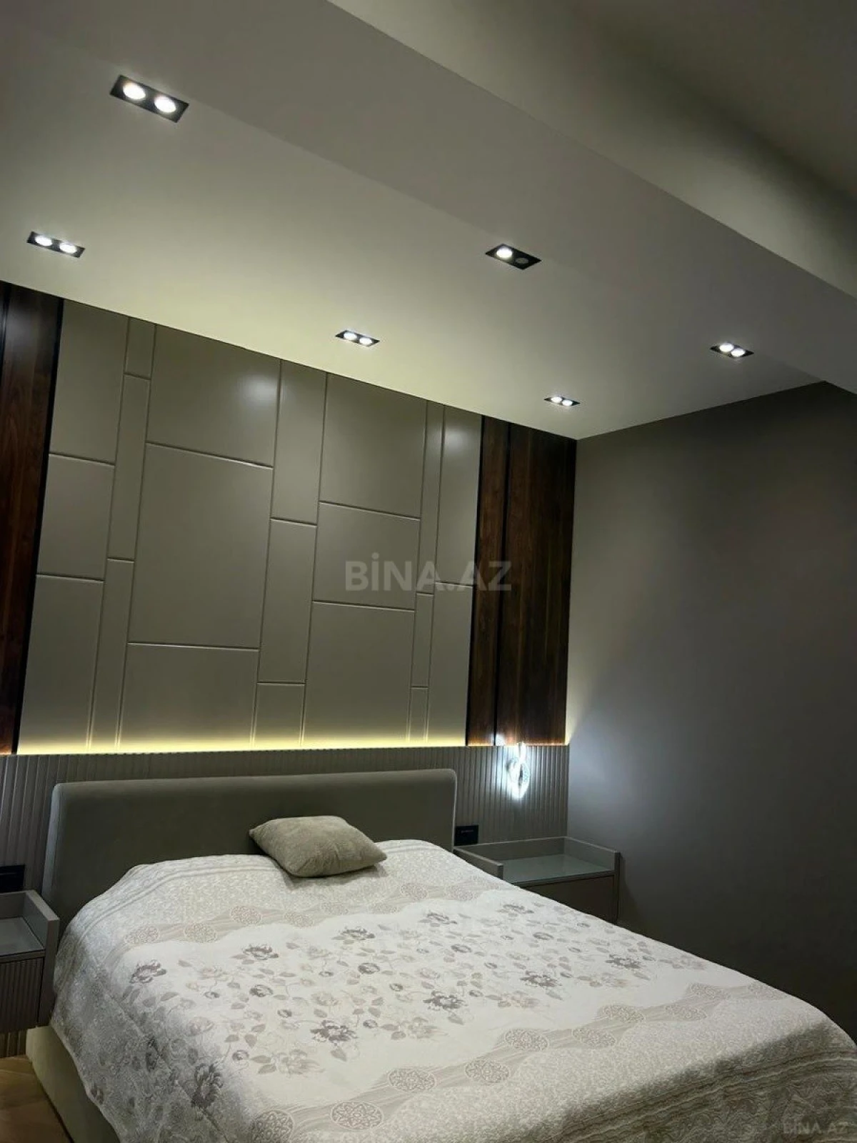 Satılır 3 otaqlı mənzil 142 m²