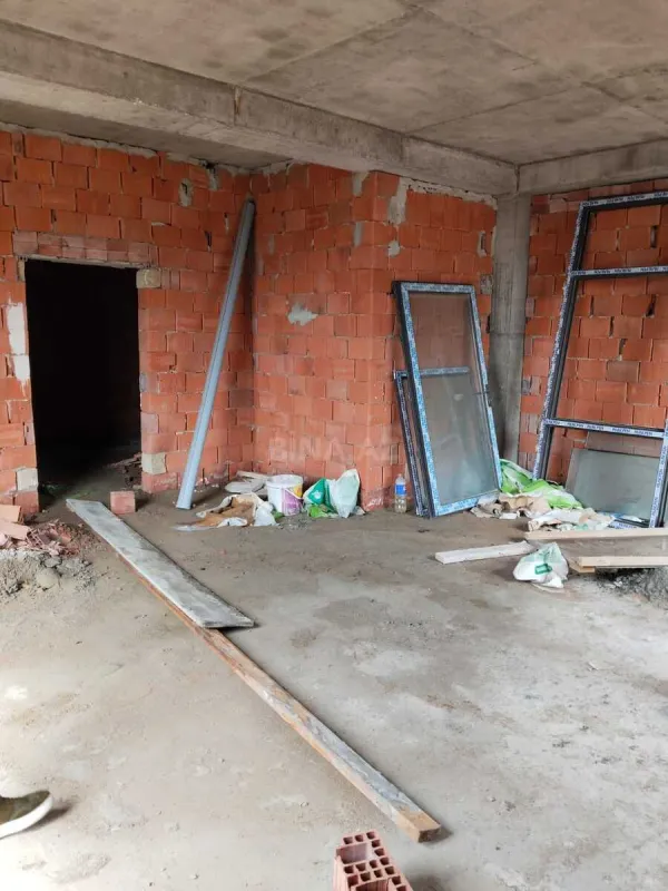 Satılır 2 otaqlı mənzil 74 m²