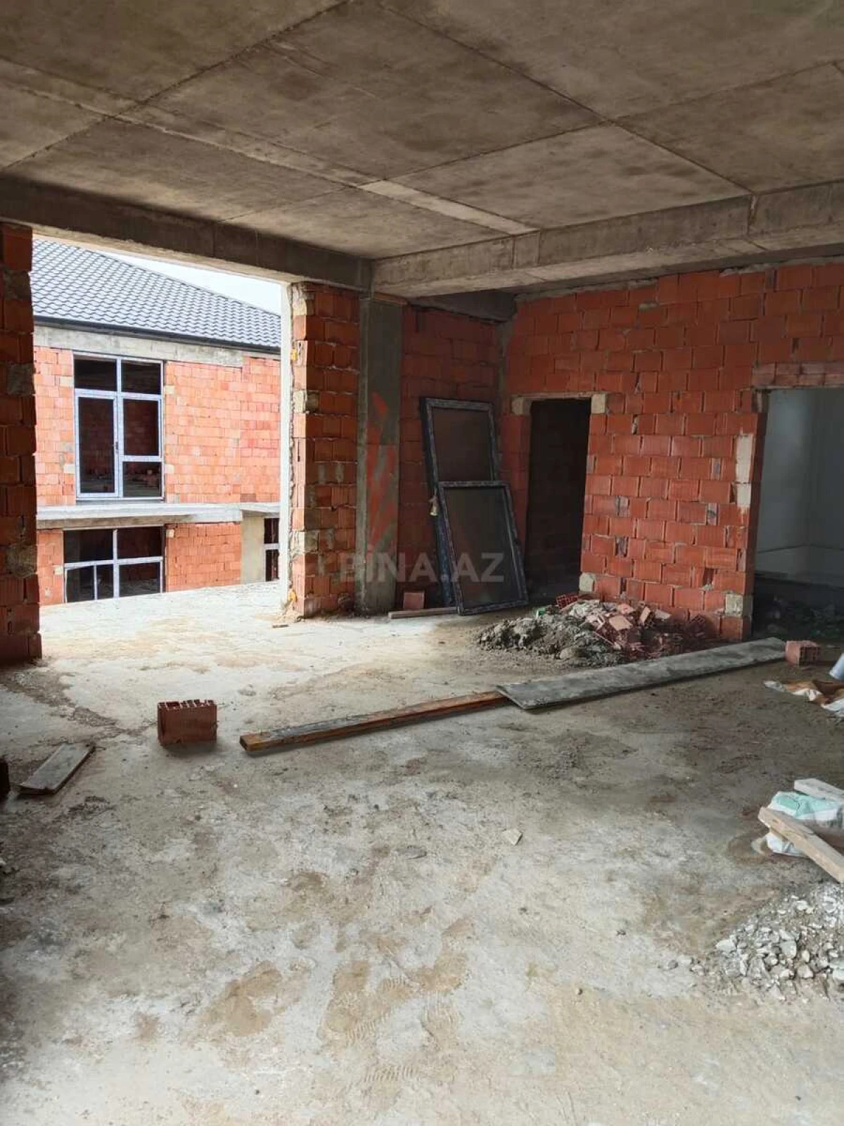 Satılır 2 otaqlı mənzil 74 m²