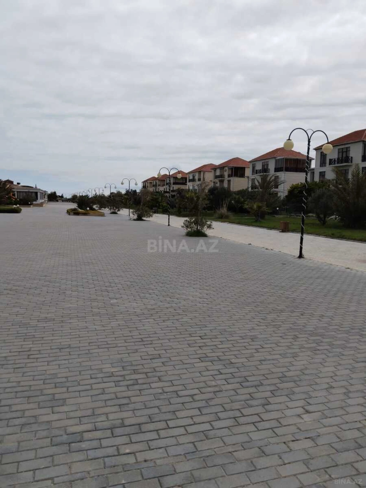 Satılır 2 otaqlı mənzil 74 m²