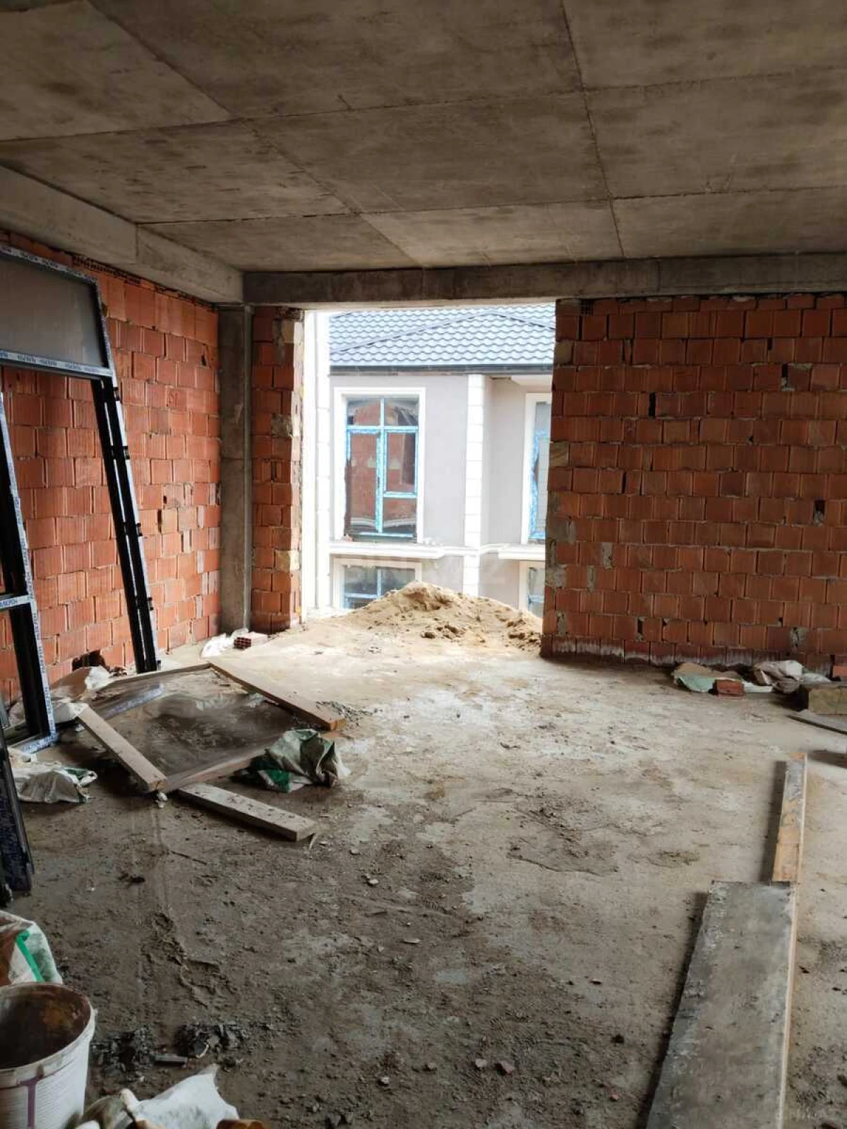 Satılır 2 otaqlı mənzil 74 m²