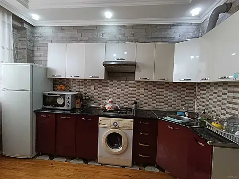 Kirayə verilir 3 otaqlı mənzil 94 m²