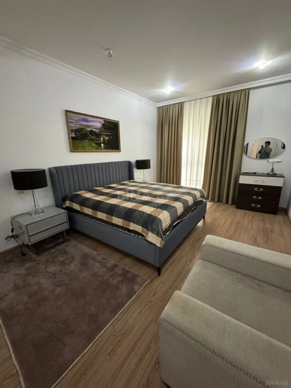 Kirayə verilir 3 otaqlı mənzil 140 m²