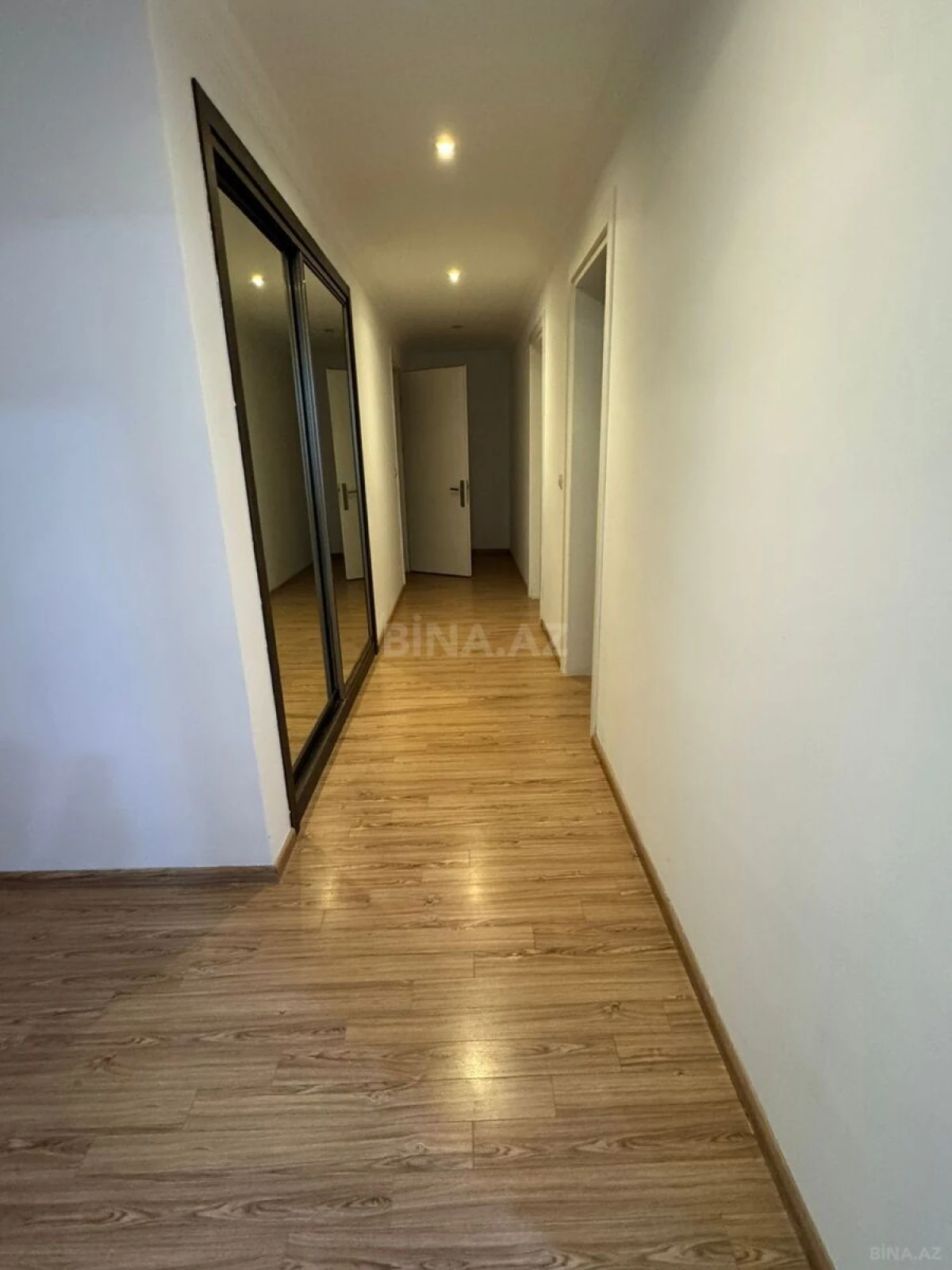 Kirayə verilir 3 otaqlı mənzil 140 m²