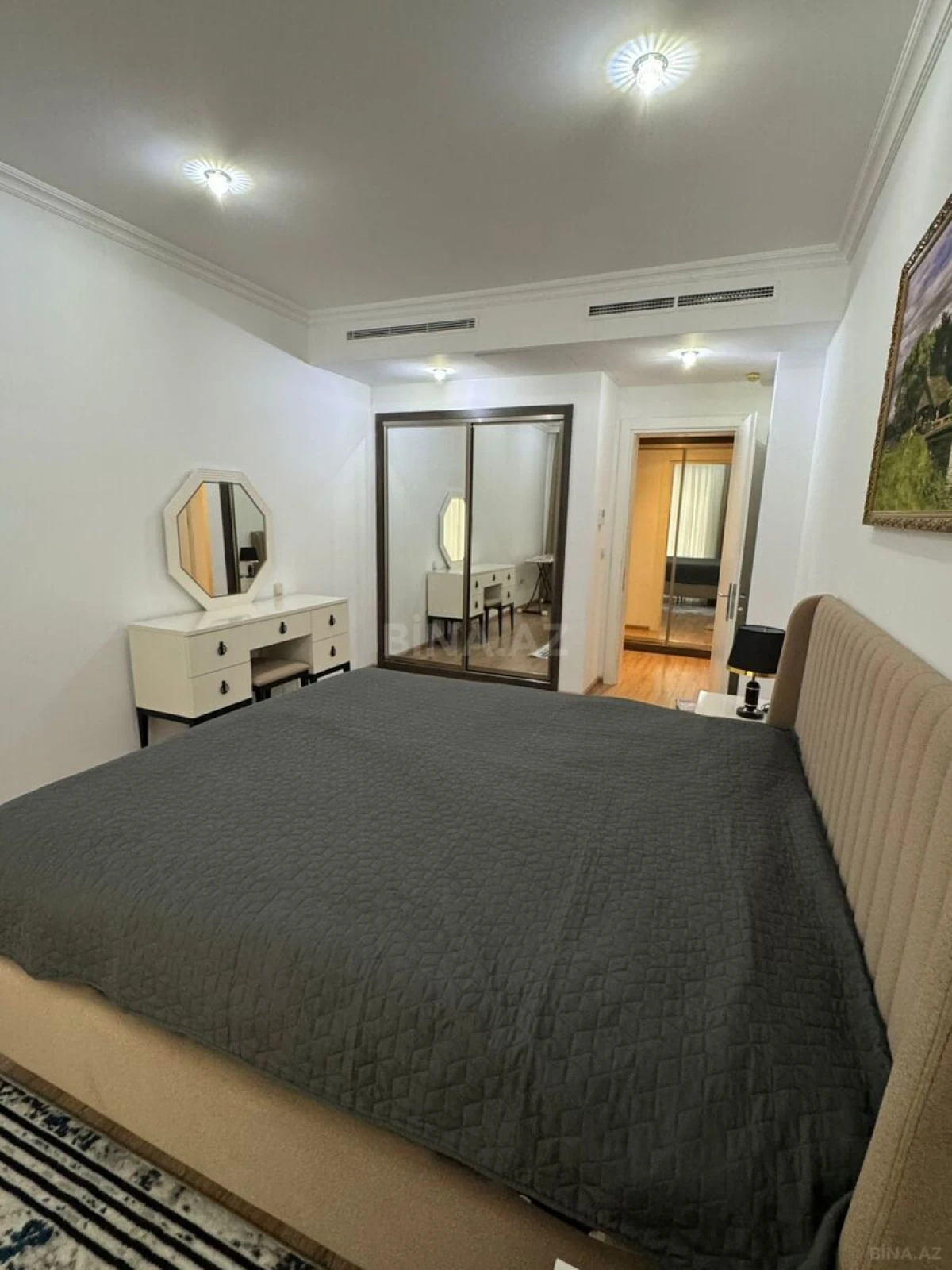 Kirayə verilir 3 otaqlı mənzil 140 m²