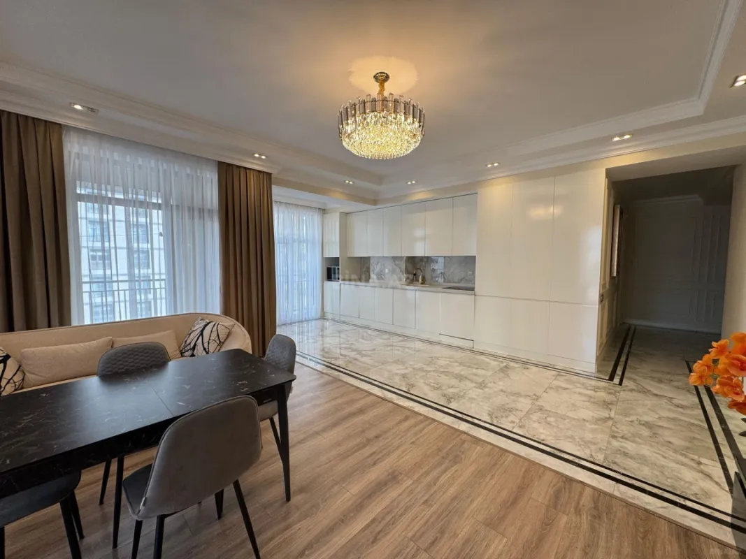 Kirayə verilir 3 otaqlı mənzil 140 m²
