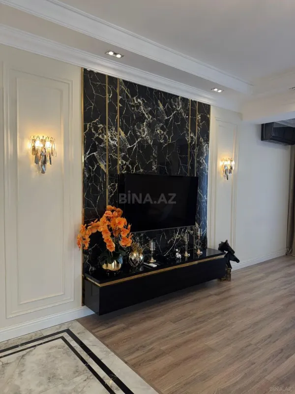 Kirayə verilir 3 otaqlı mənzil 140 m²