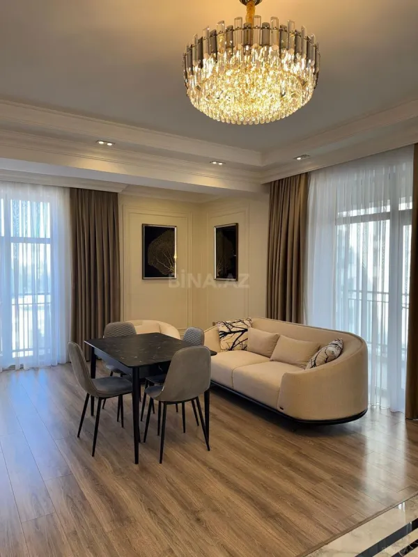 Kirayə verilir 3 otaqlı mənzil 140 m²