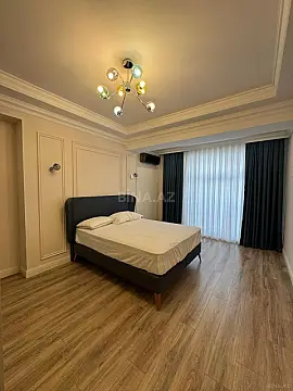 Kirayə verilir 3 otaqlı mənzil 140 m²