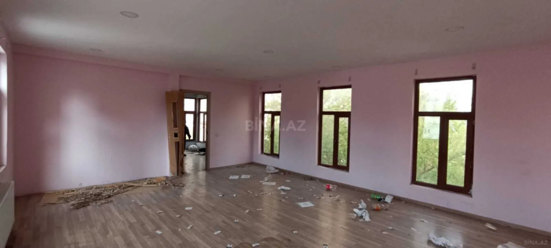 Kirayə verilir obyekt 180 m²