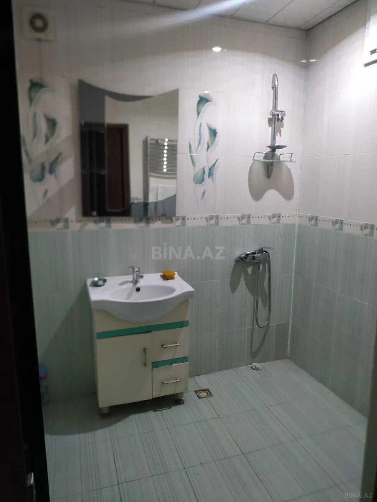 Satılır 2 otaqlı mənzil 80 m²