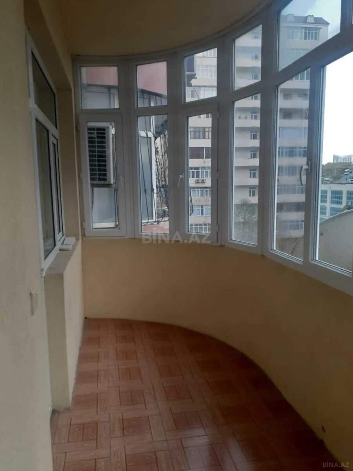 Satılır 2 otaqlı mənzil 80 m²