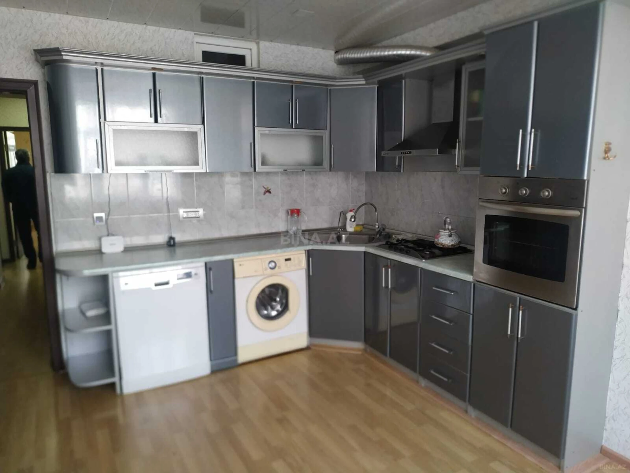 Satılır 2 otaqlı mənzil 80 m²