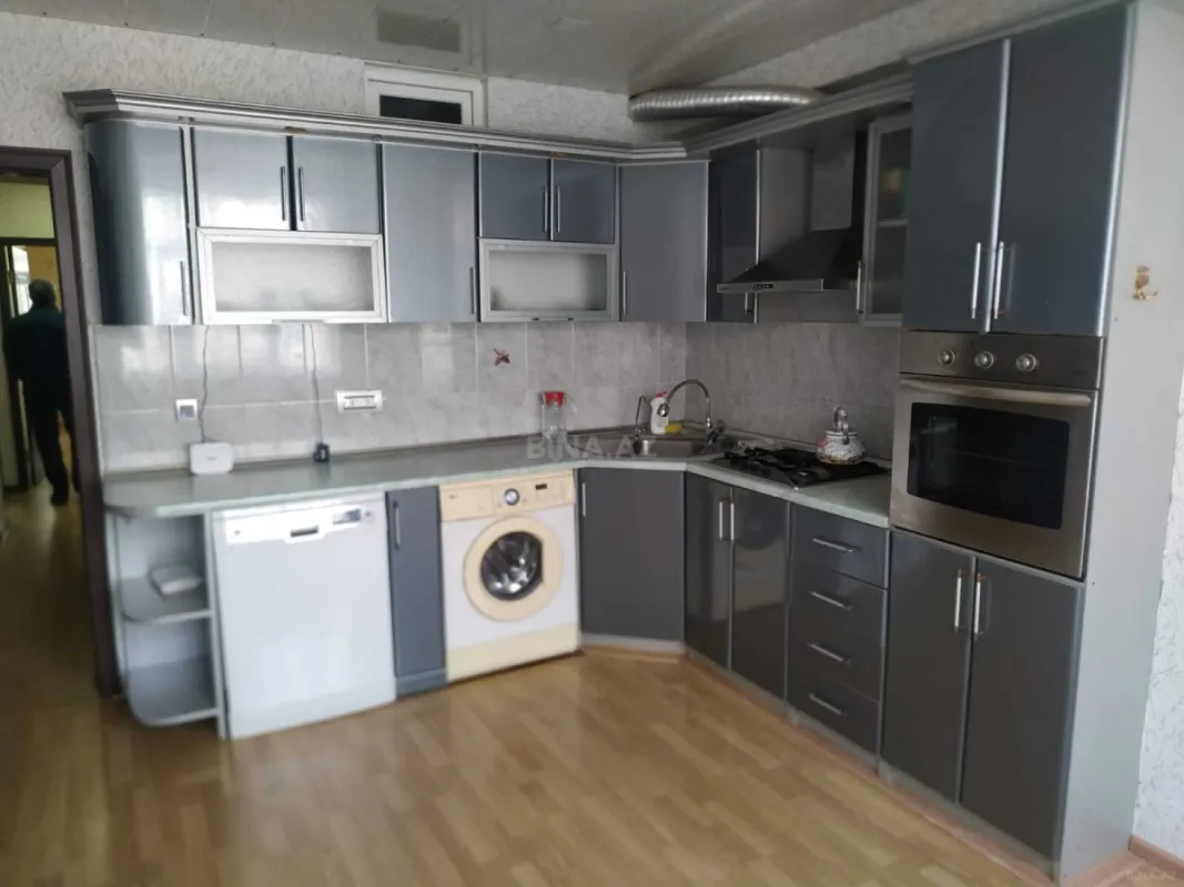 Satılır 2 otaqlı mənzil 80 m²