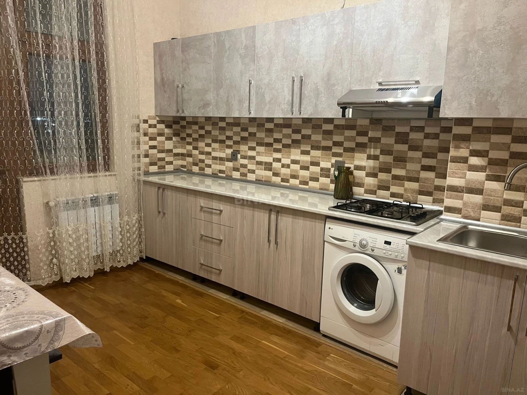 Kirayə verilir 2 otaqlı mənzil 70 m²