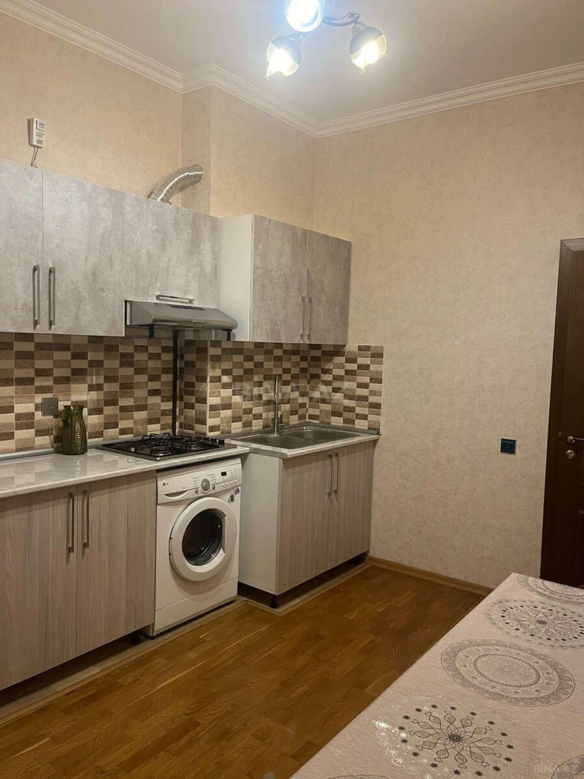 Kirayə verilir 2 otaqlı mənzil 70 m²