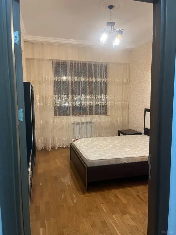 Kirayə verilir 2 otaqlı mənzil 70 m²