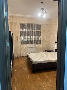 Kirayə verilir 2 otaqlı mənzil 70 m²