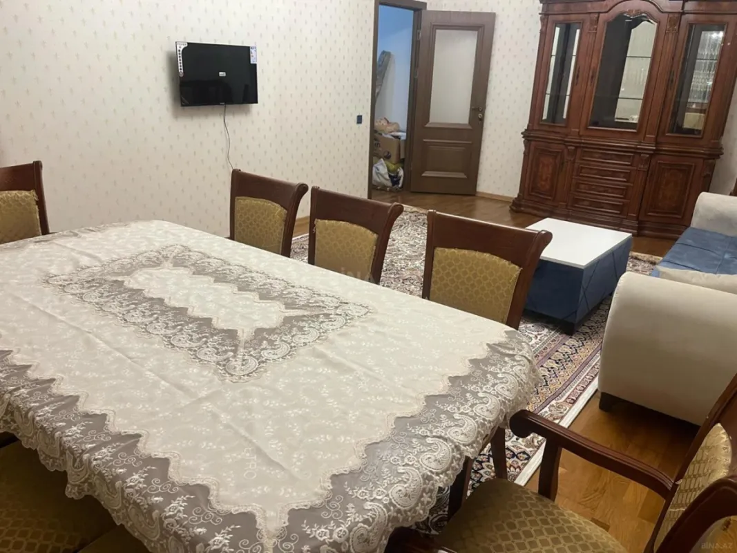 Kirayə verilir 2 otaqlı mənzil 70 m²