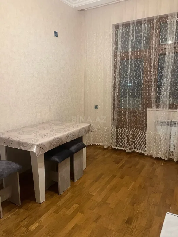 Kirayə verilir 2 otaqlı mənzil 70 m²