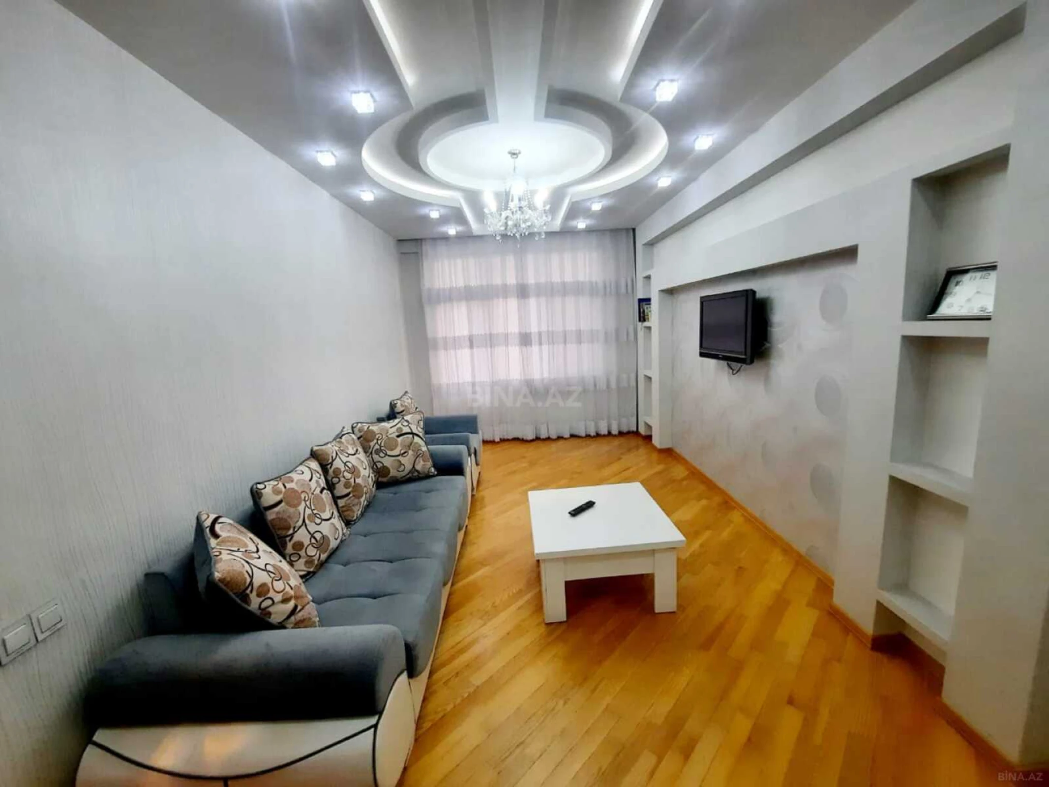 Kirayə verilir 2 otaqlı mənzil 85 m²