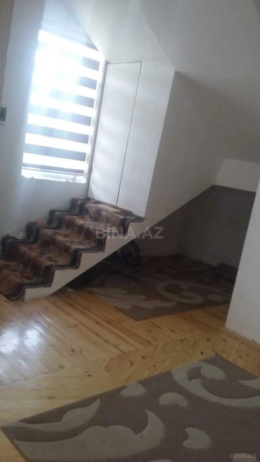 Satılır 6 otaqlı həyət evi 300 m²