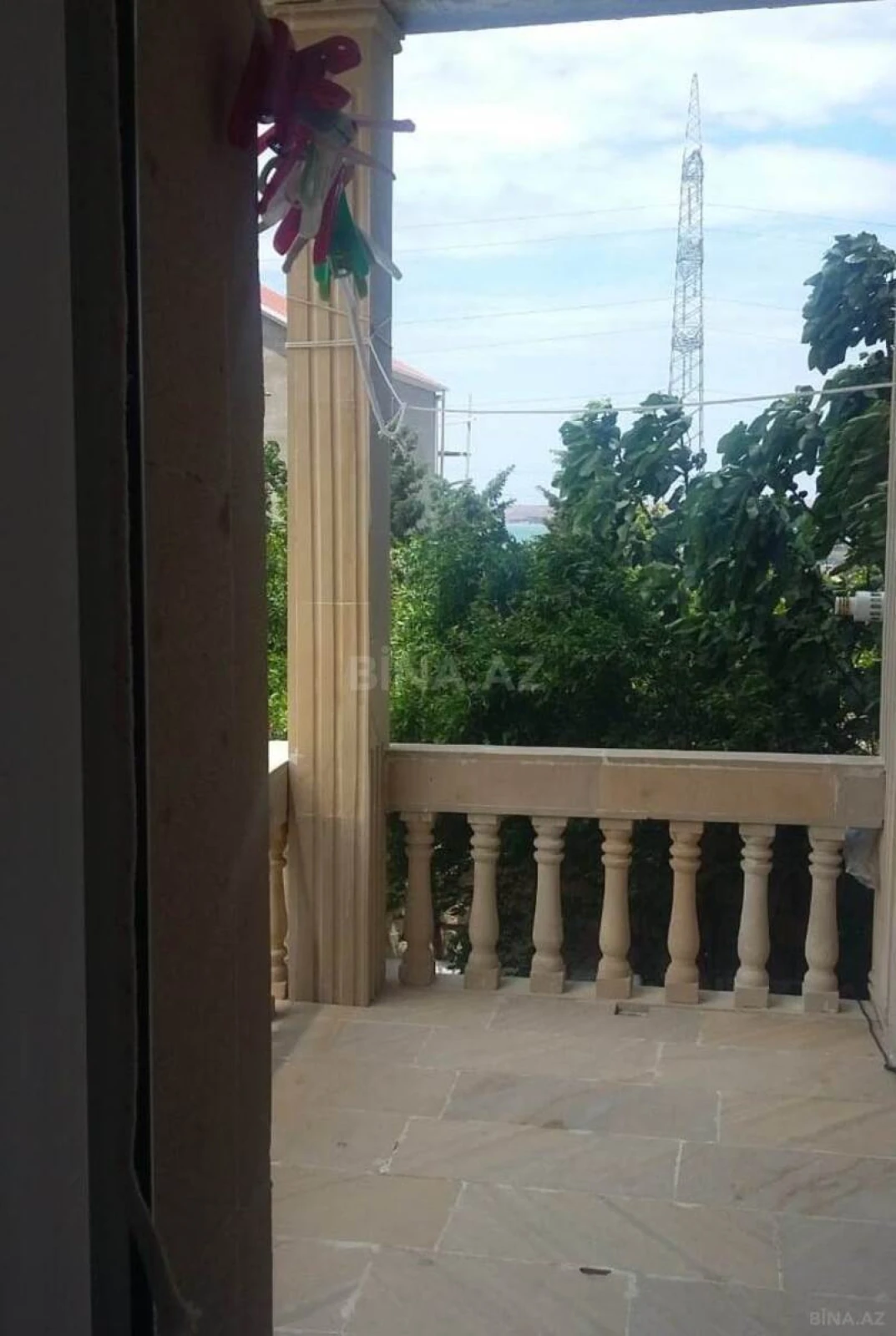 Satılır 6 otaqlı həyət evi 300 m²