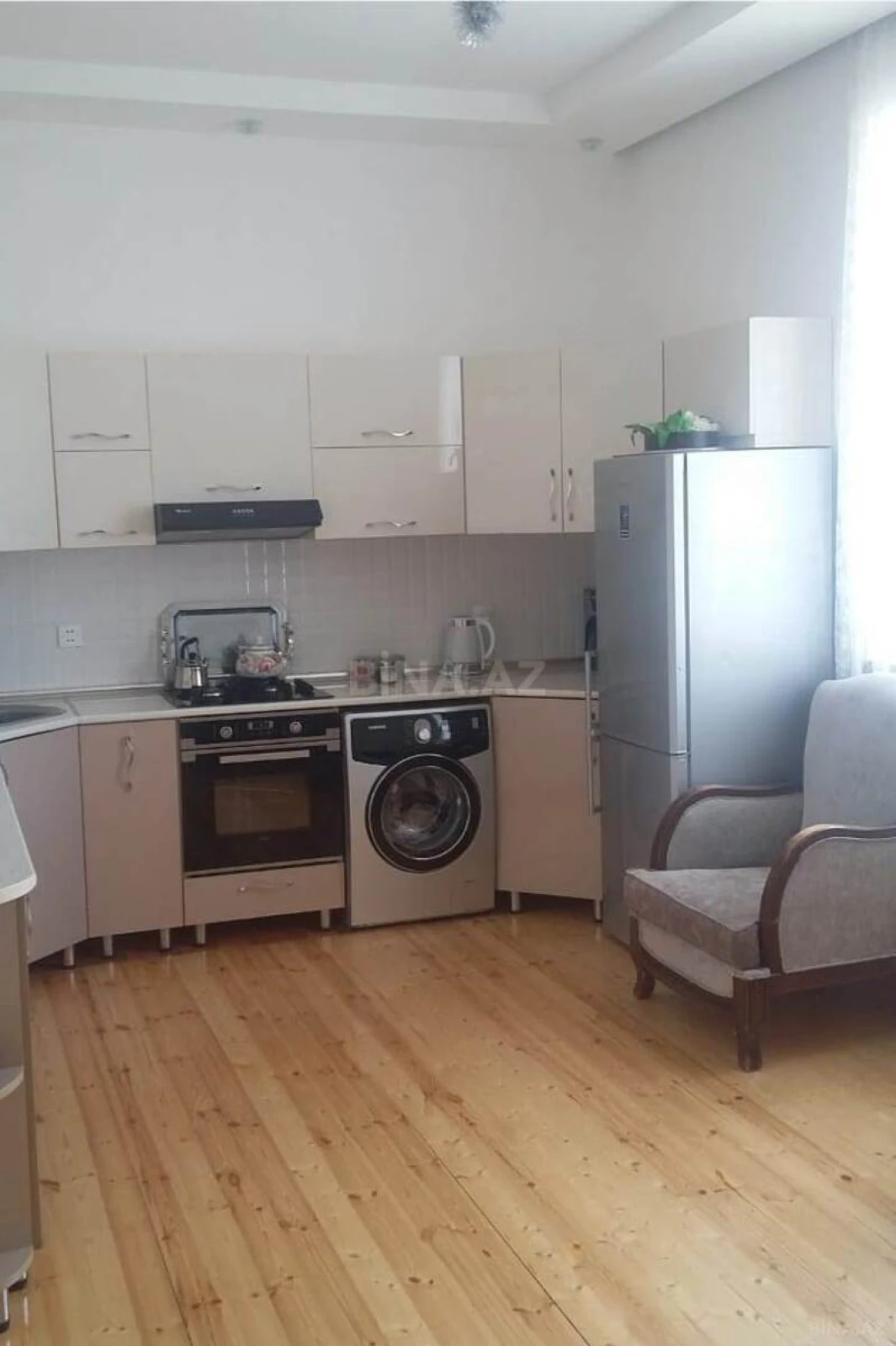 Satılır 6 otaqlı həyət evi 300 m²