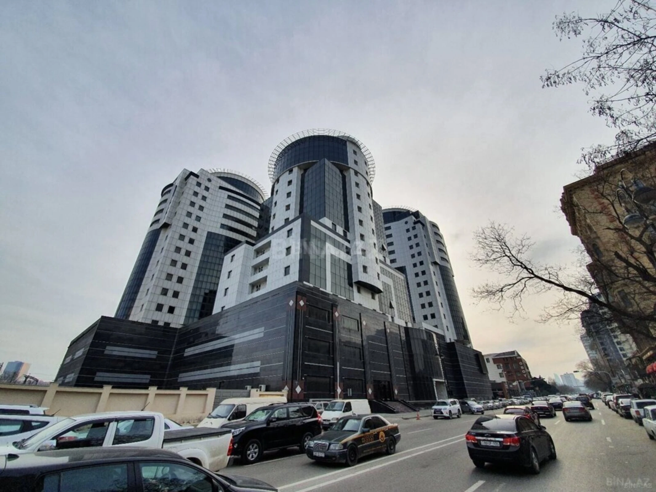 Satılır 4 otaqlı ofis 146 m²