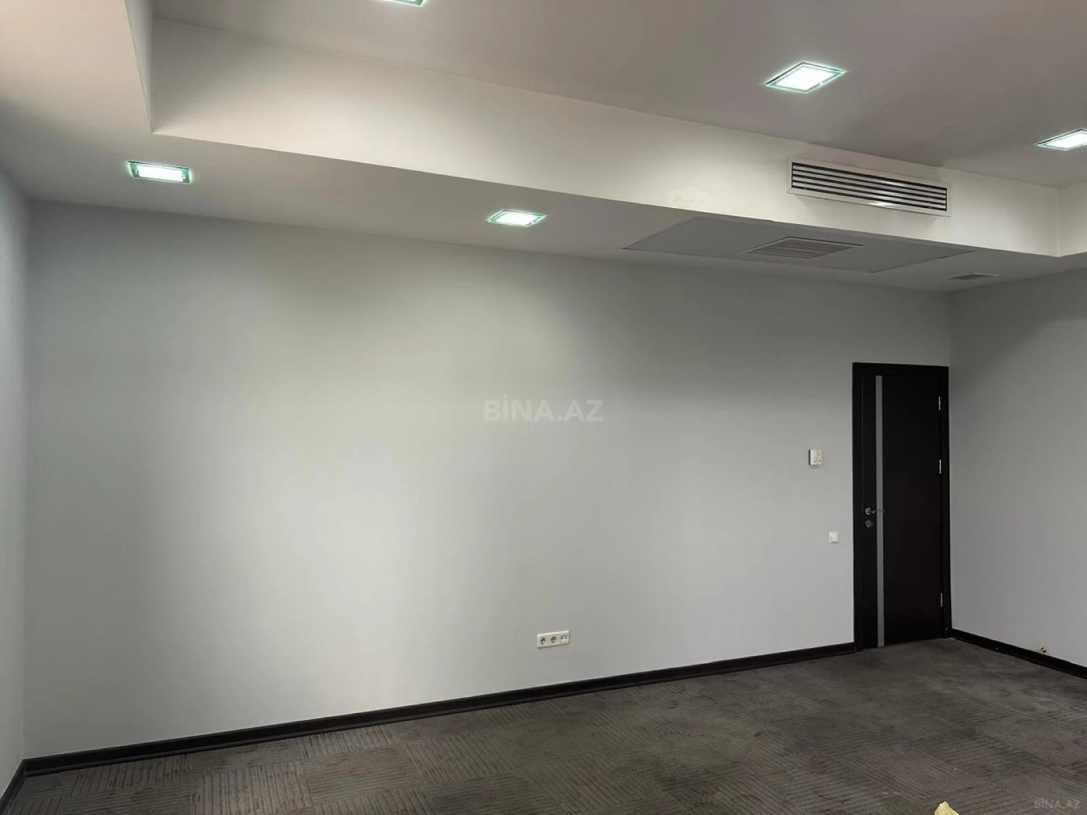 Satılır 4 otaqlı ofis 146 m²