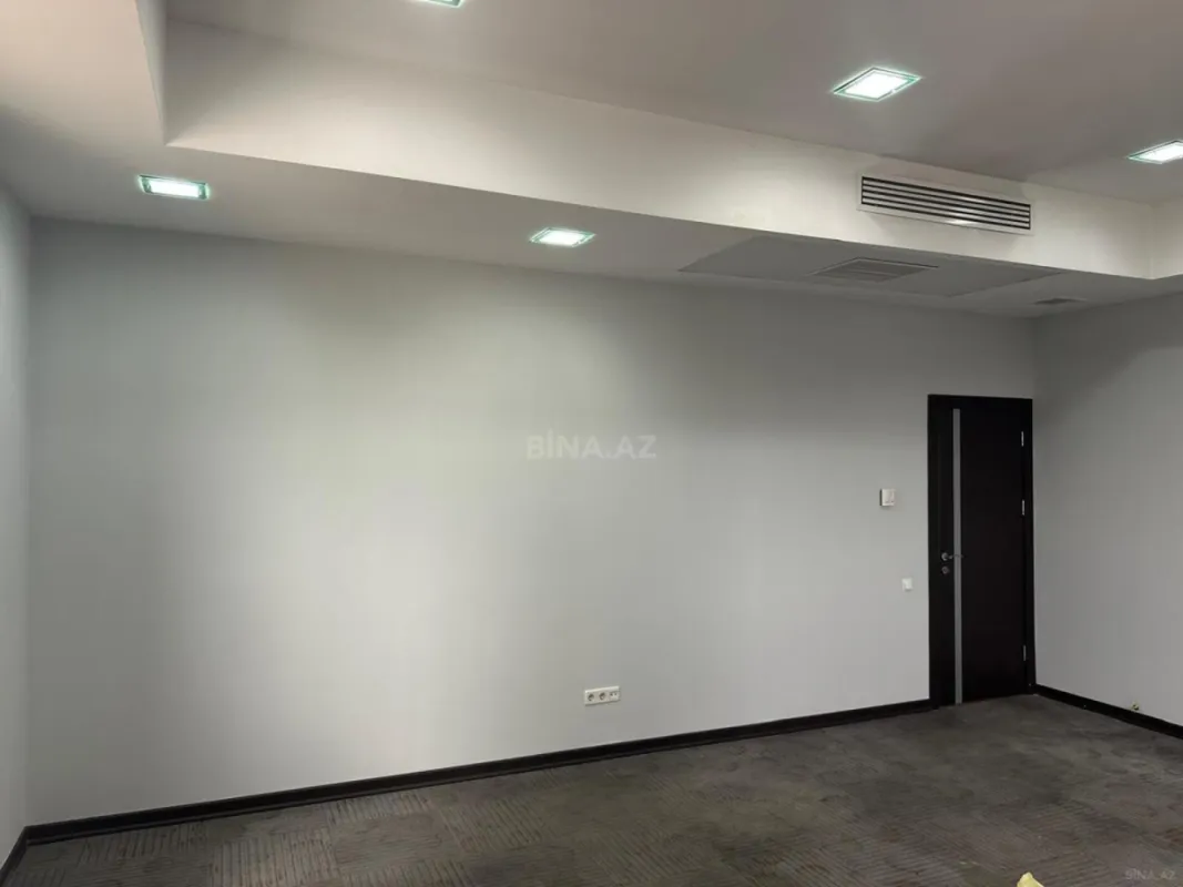 Satılır 4 otaqlı ofis 146 m²