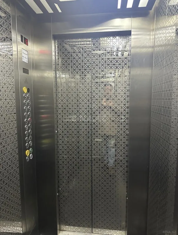 Satılır 4 otaqlı ofis 146 m²