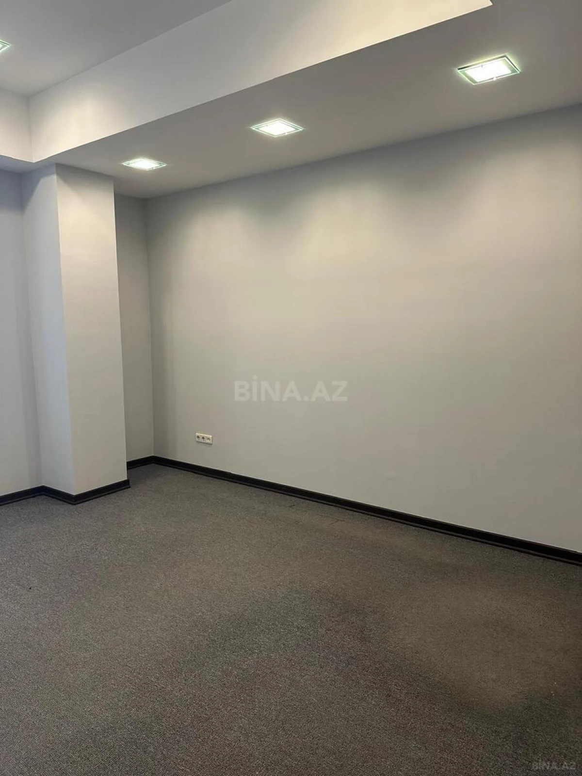 Satılır 4 otaqlı ofis 146 m²