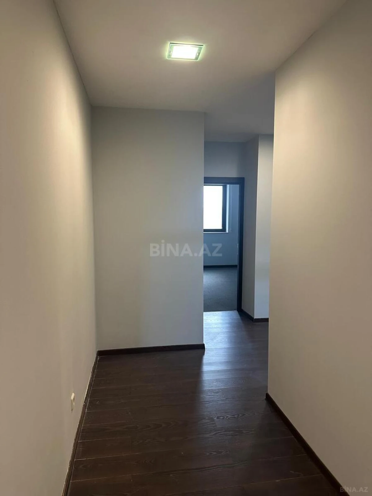 Satılır 4 otaqlı ofis 146 m²