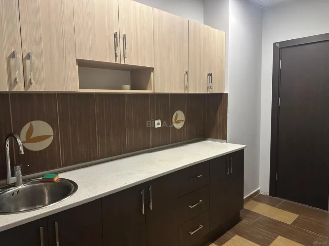 Satılır 4 otaqlı ofis 146 m²