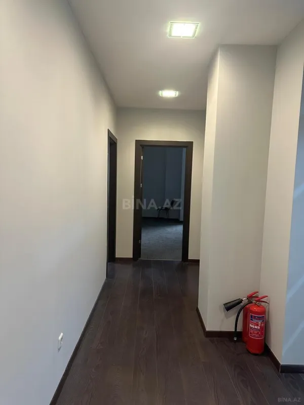 Satılır 4 otaqlı ofis 146 m²