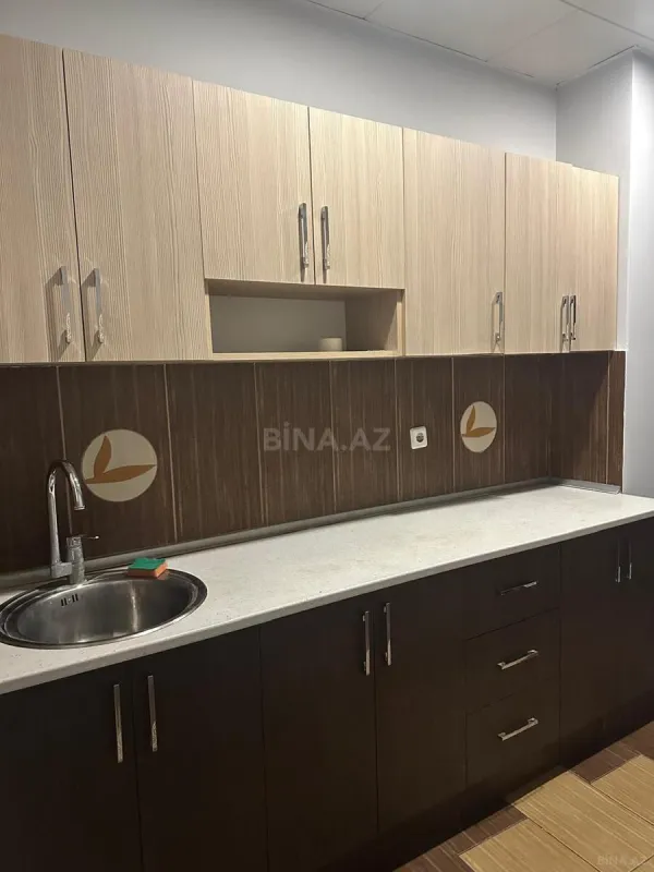 Satılır 4 otaqlı ofis 146 m²