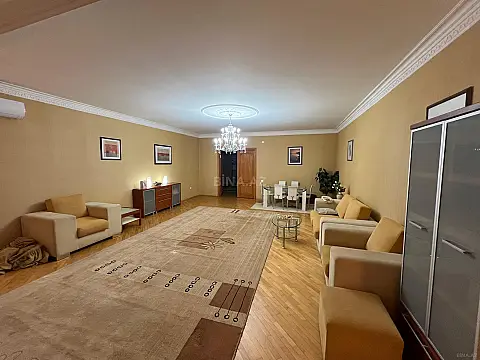 Kirayə verilir 3 otaqlı mənzil 175 m² — Bakı, Nizami 3 otaq 175.00 m²