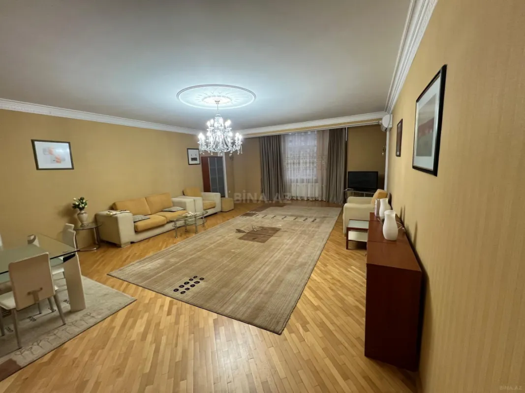 Kirayə verilir 3 otaqlı mənzil 175 m²
