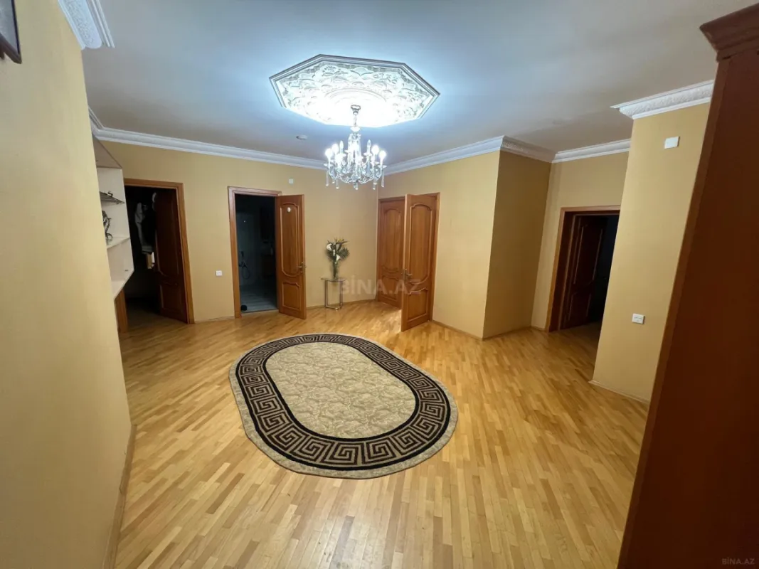 Kirayə verilir 3 otaqlı mənzil 175 m²