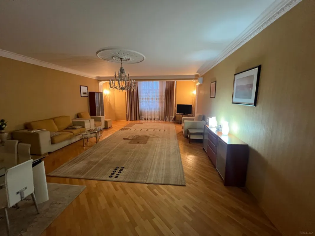 Kirayə verilir 3 otaqlı mənzil 175 m²