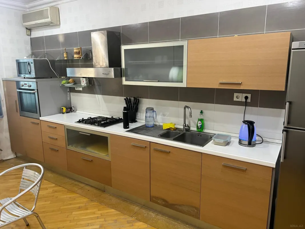 Kirayə verilir 3 otaqlı mənzil 175 m²