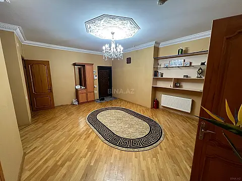 Kirayə verilir 3 otaqlı mənzil 175 m²
